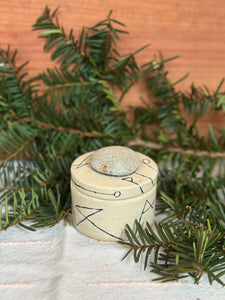 Jar in Sketch with Beach stone handle