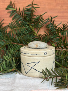 Jar in Sketch with Beach stone handle