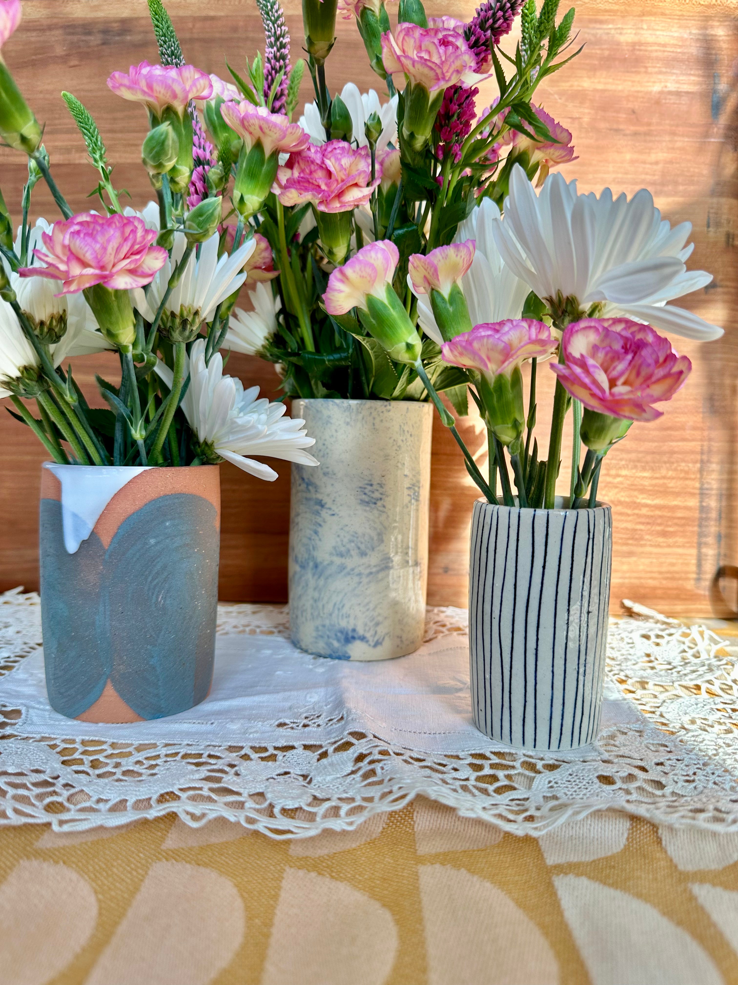 Simple Bud Vase Lines