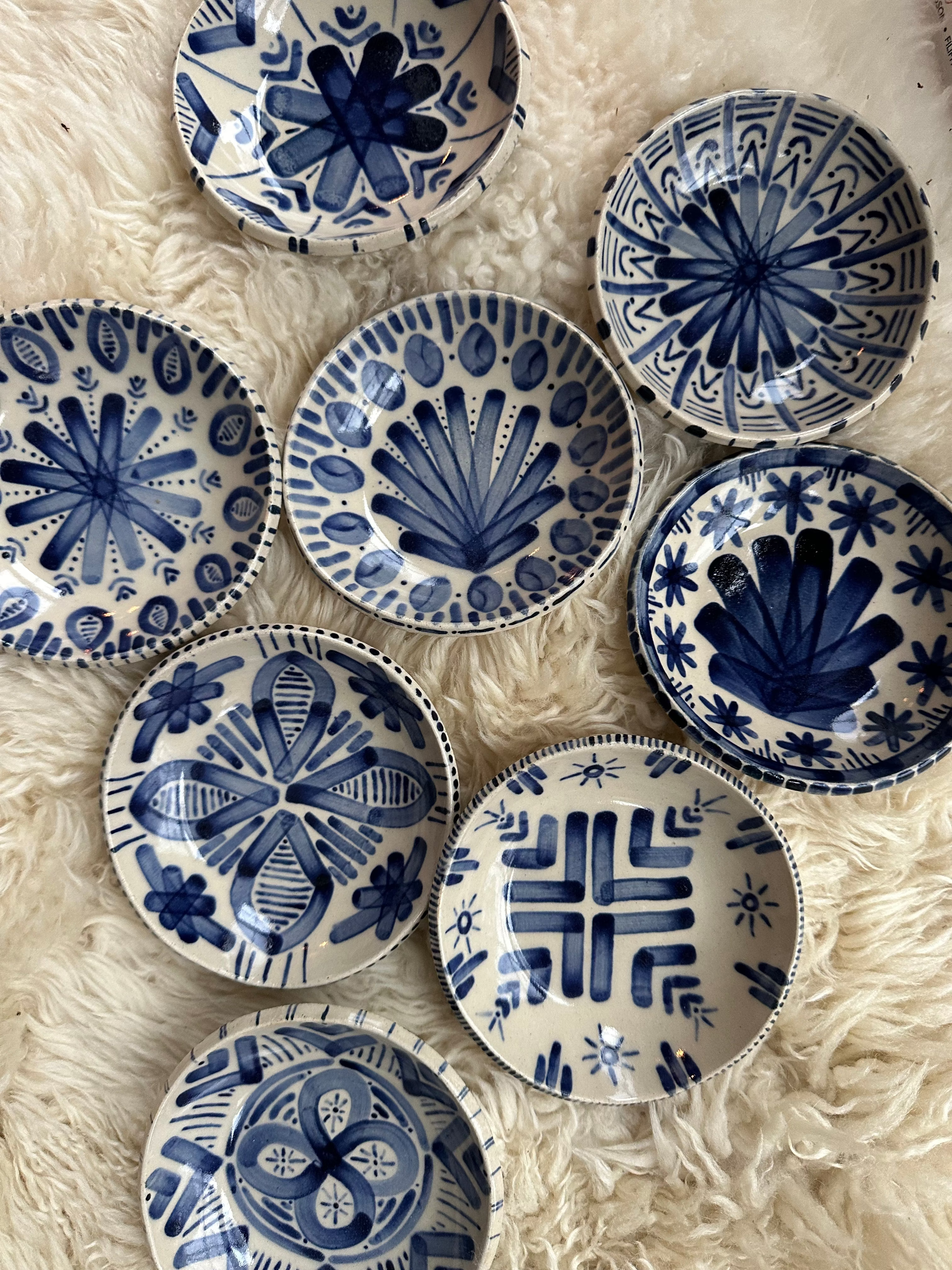 Small shallow bowl in Fantasier No. 6