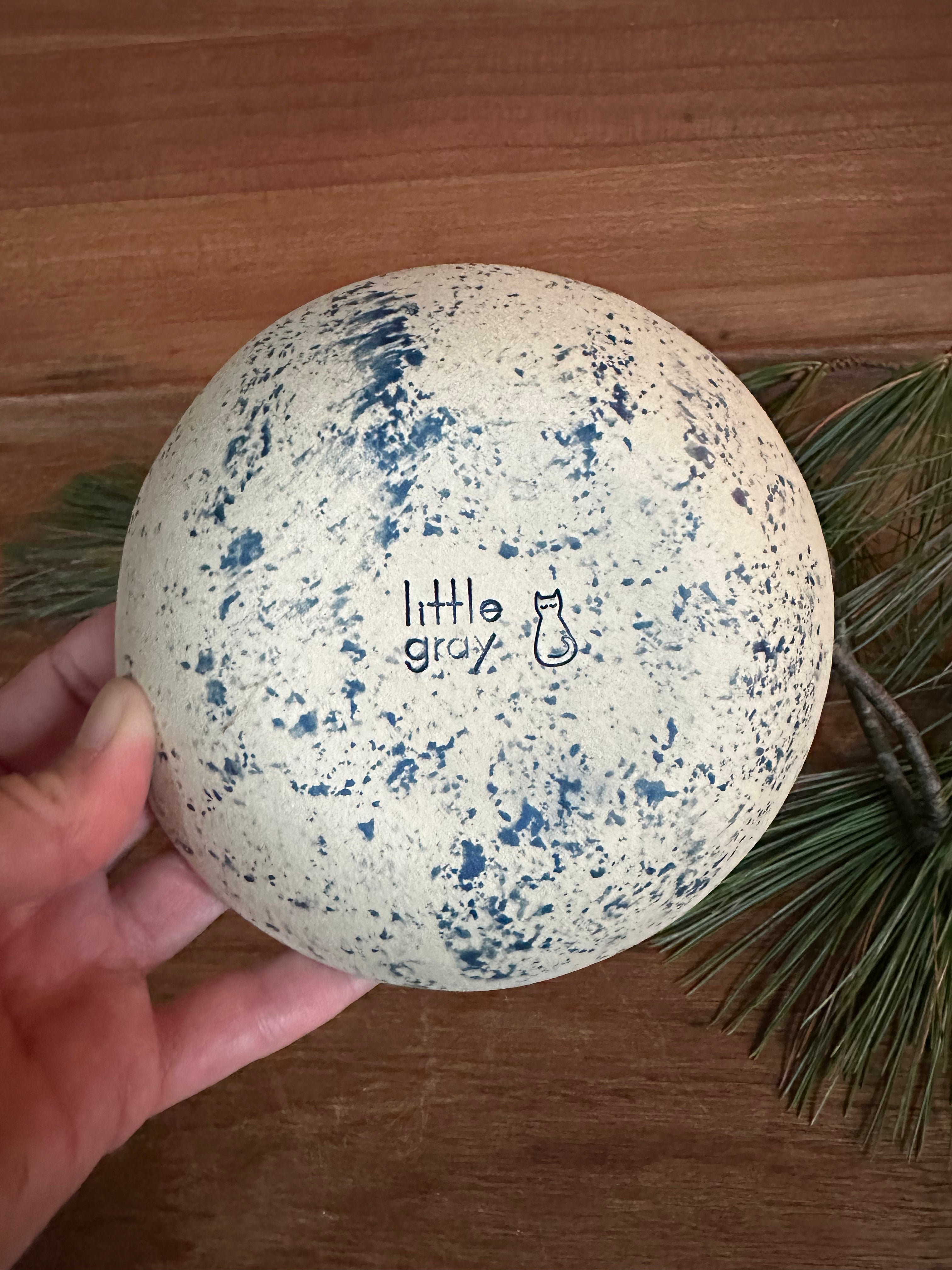 Small shallow bowl in Fantasier No. 2