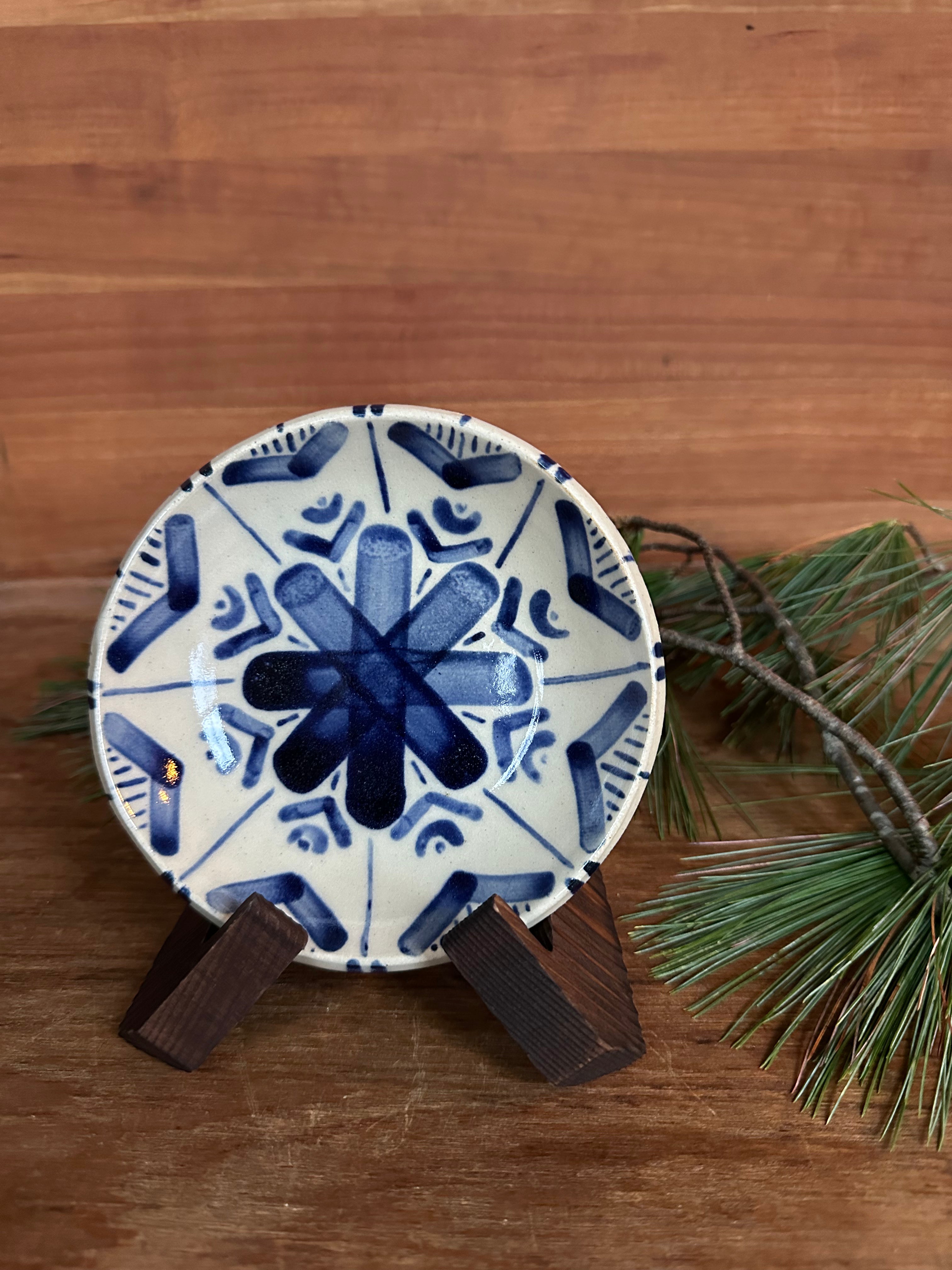 Small shallow bowl in Fantasier No. 3