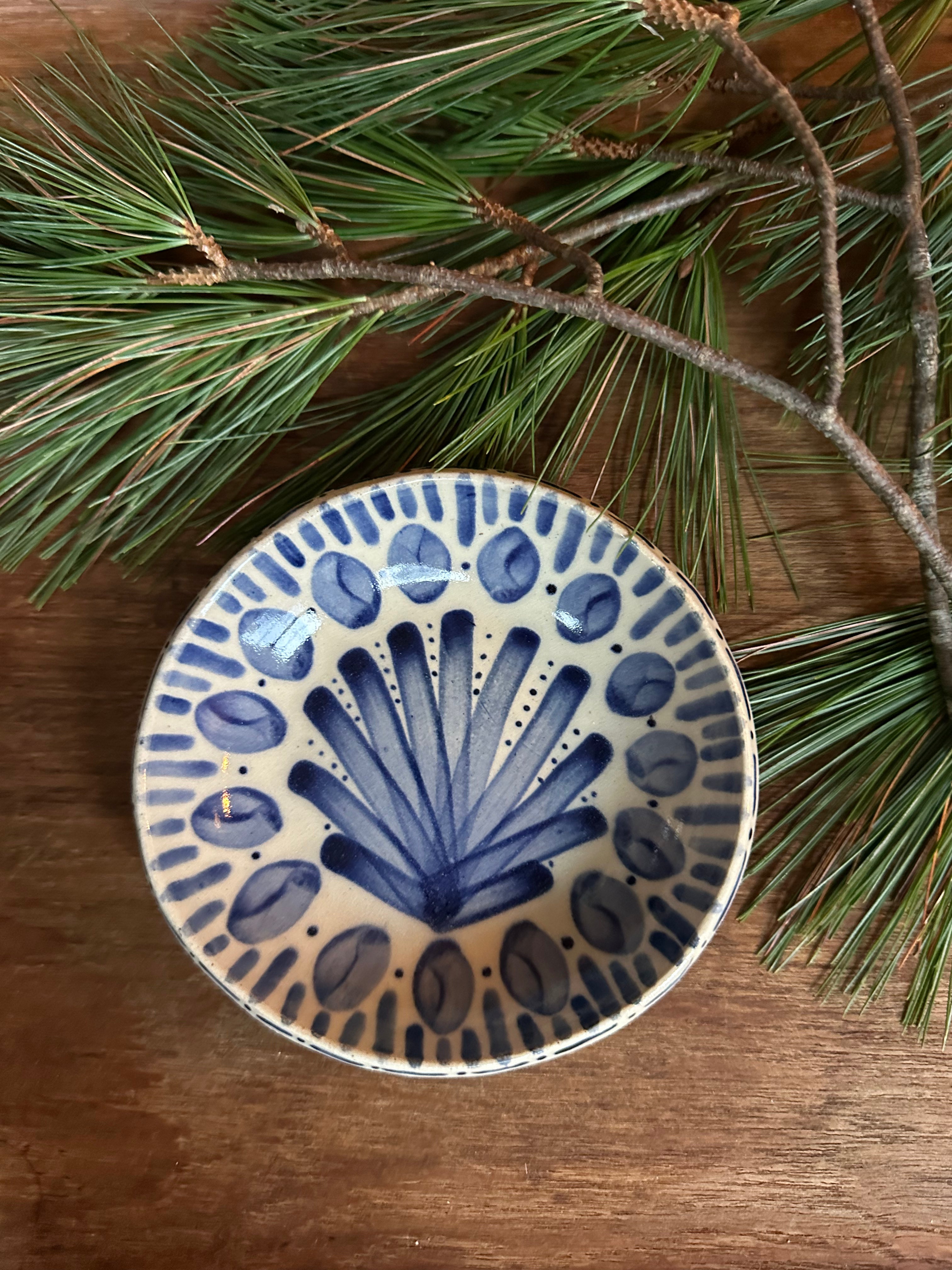 Small shallow bowl in Fantasier No. 4