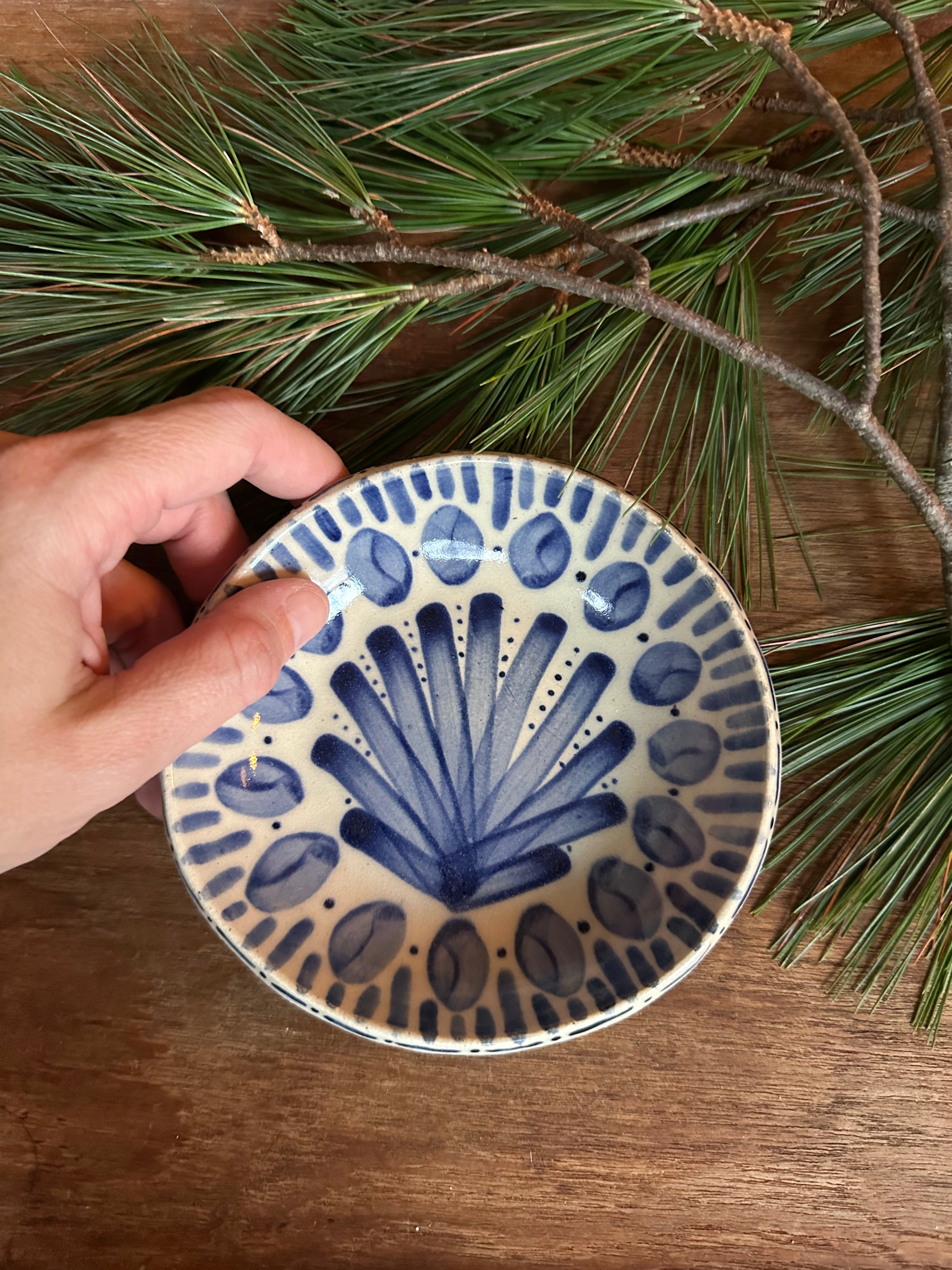 Small shallow bowl in Fantasier No. 4