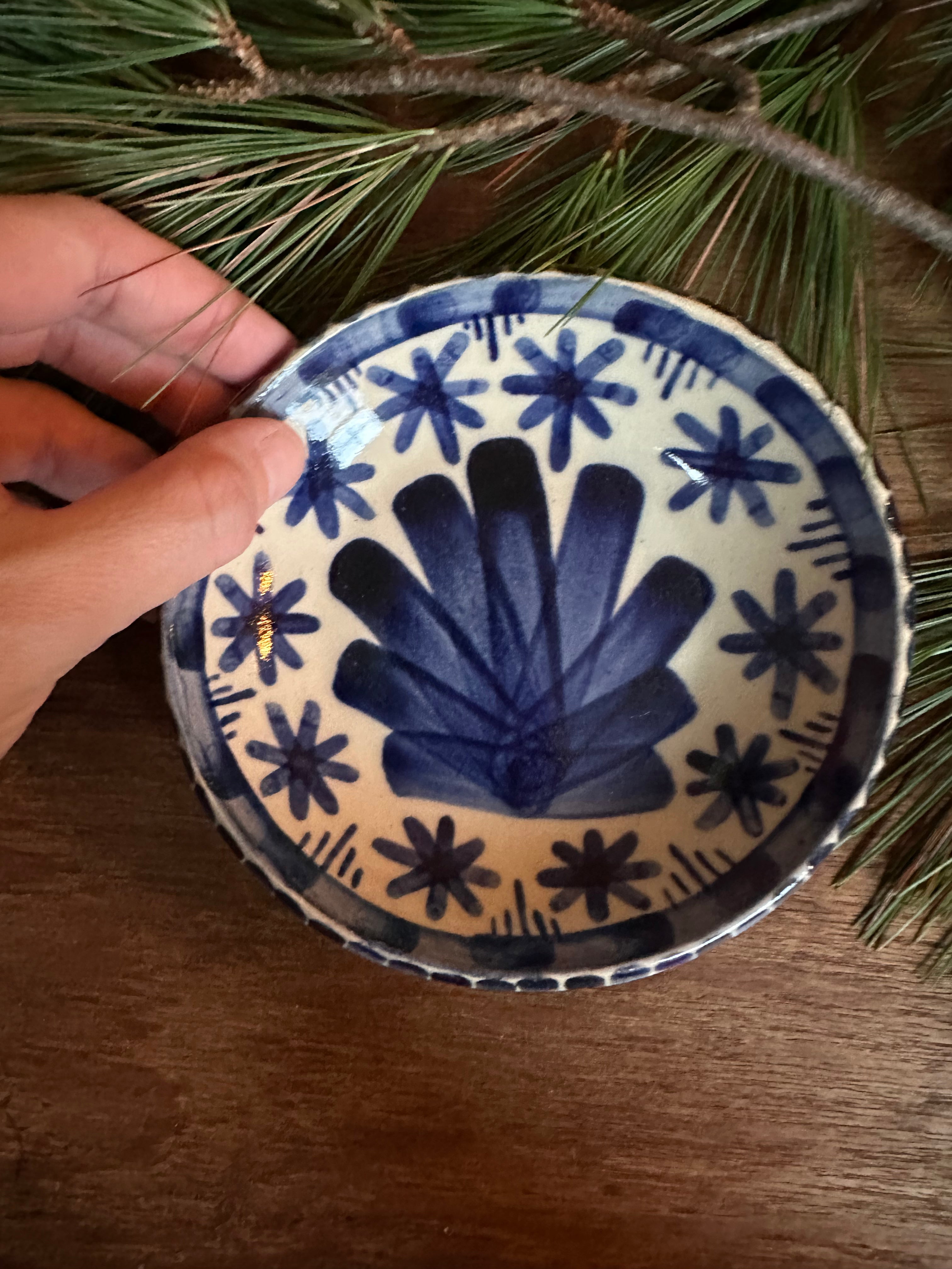 Small shallow bowl in Fantasier No. 6