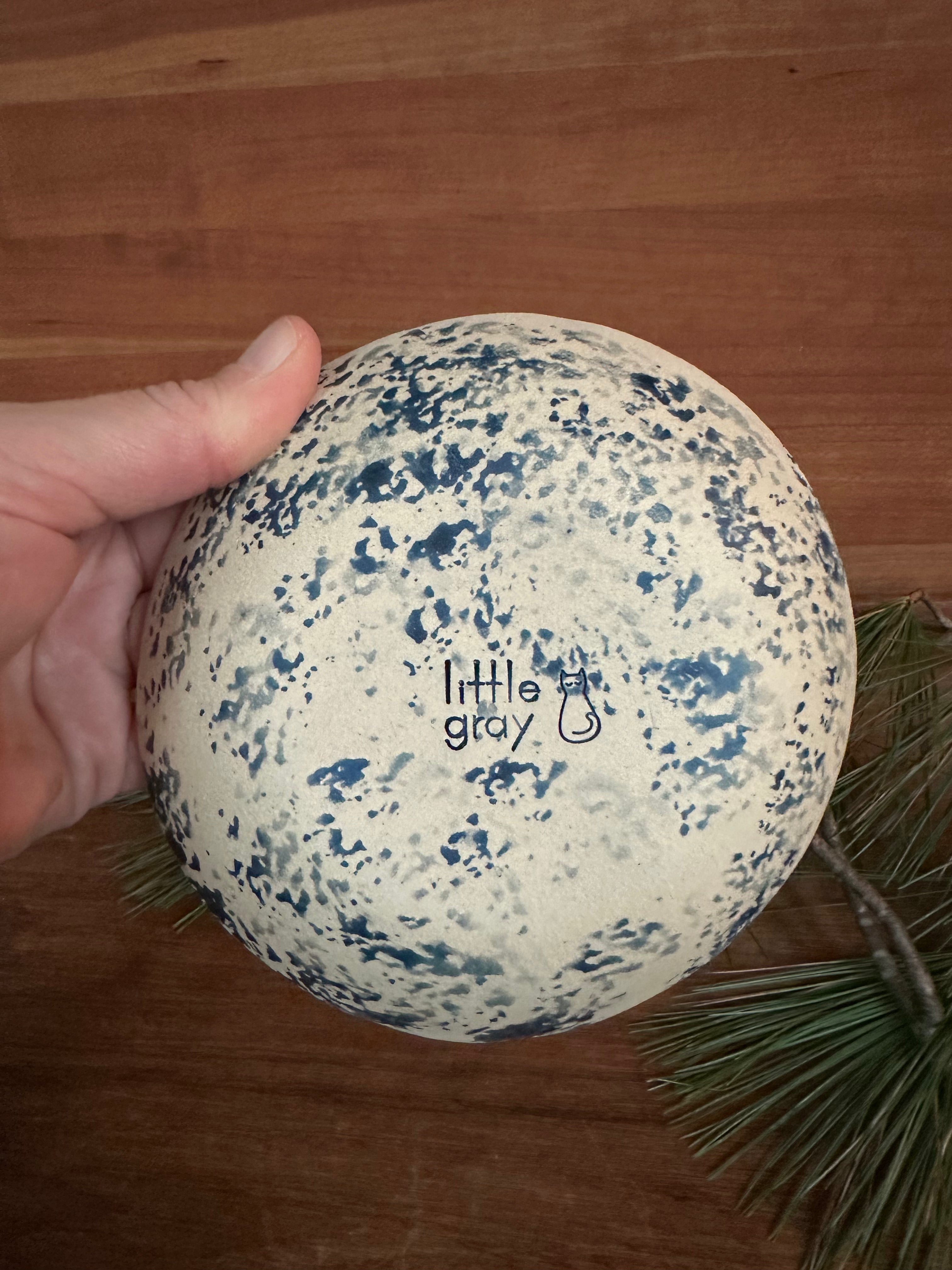 Small shallow bowl in Fantasier No. 8