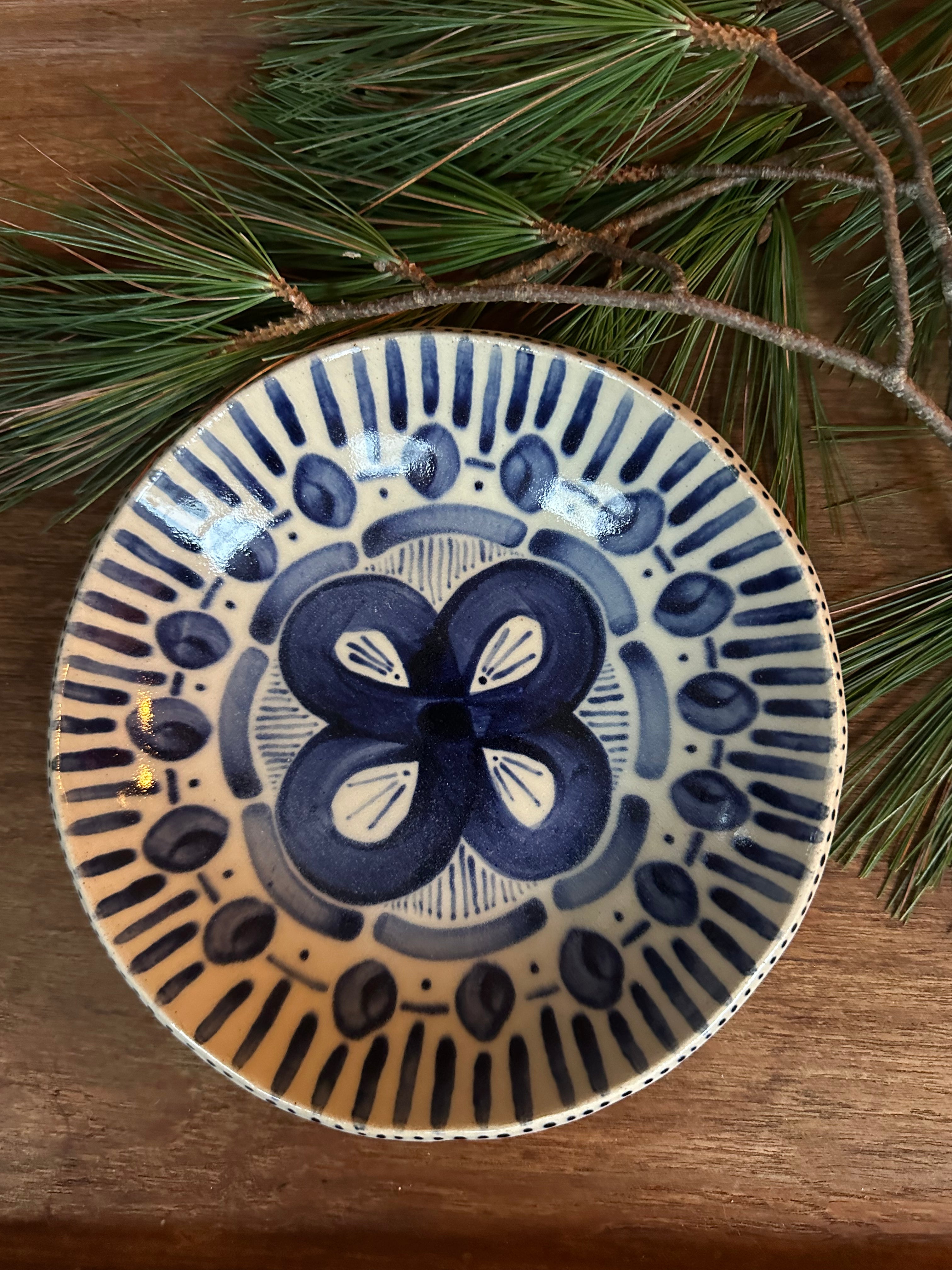 Shallow bowl in Fantasier No. 3