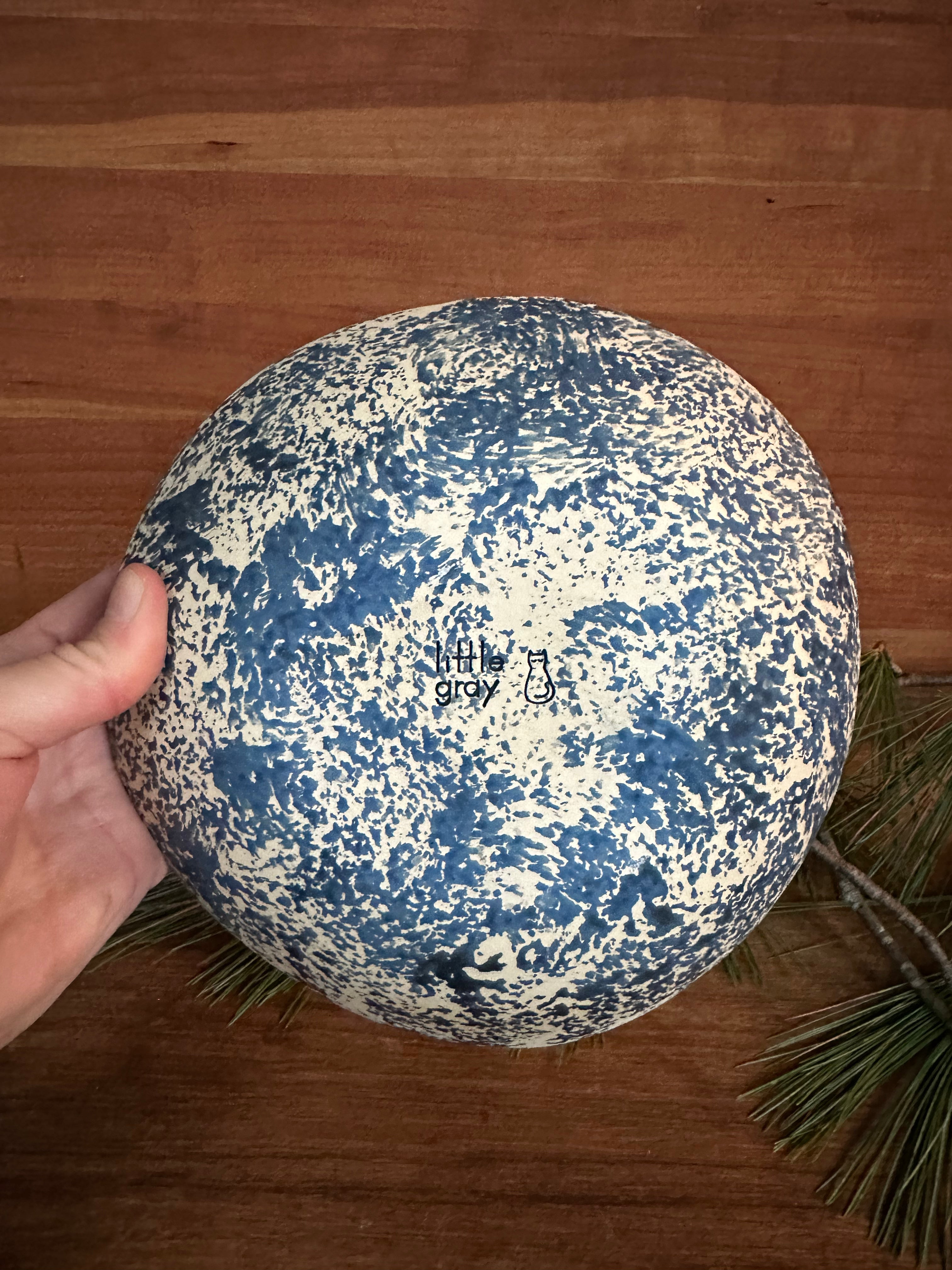 Shallow bowl in Fantasier No. 4