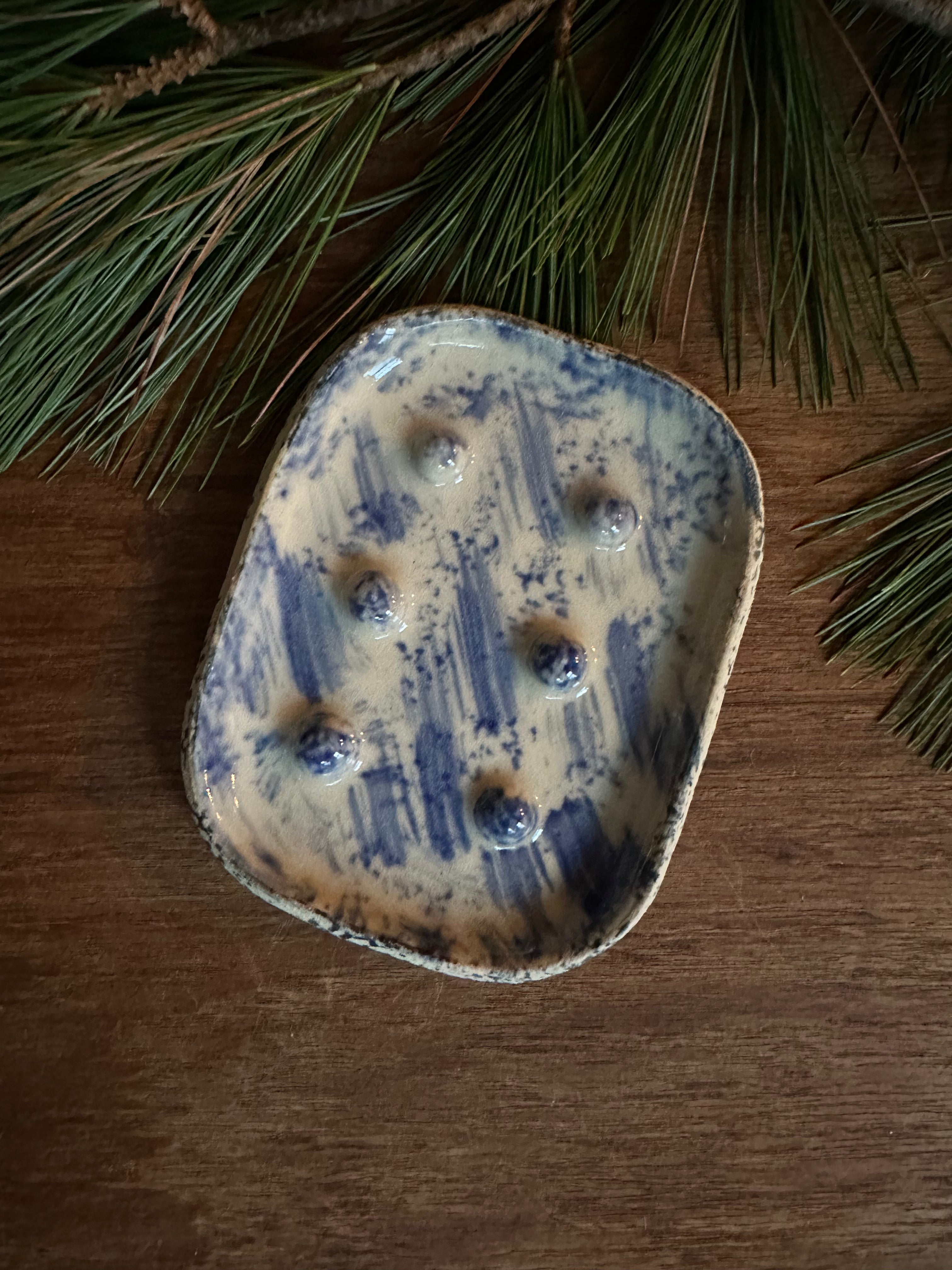 Såpa (Soap) Dish in Light Rain