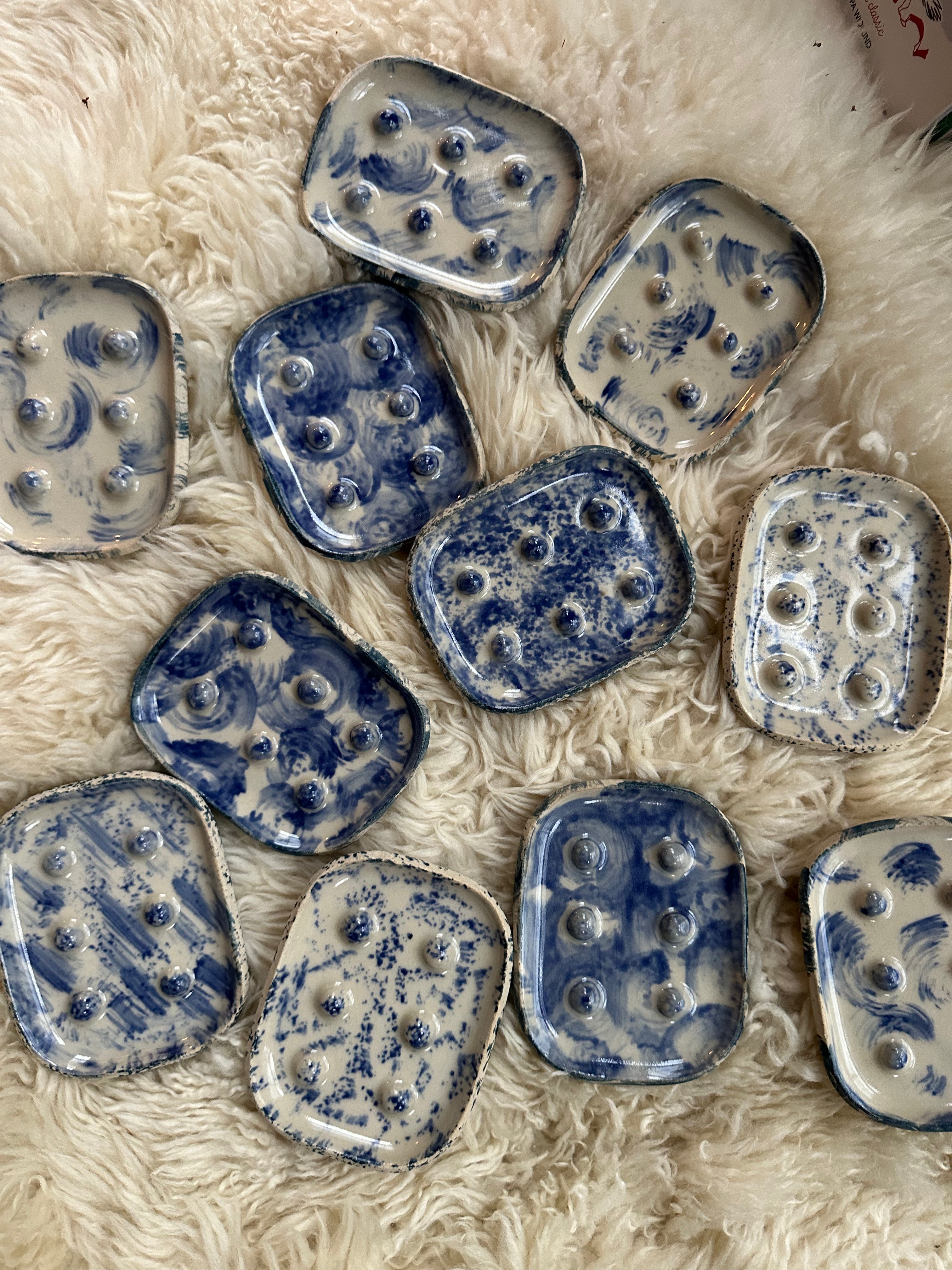 Såpa (Soap) Dish in Light Rain