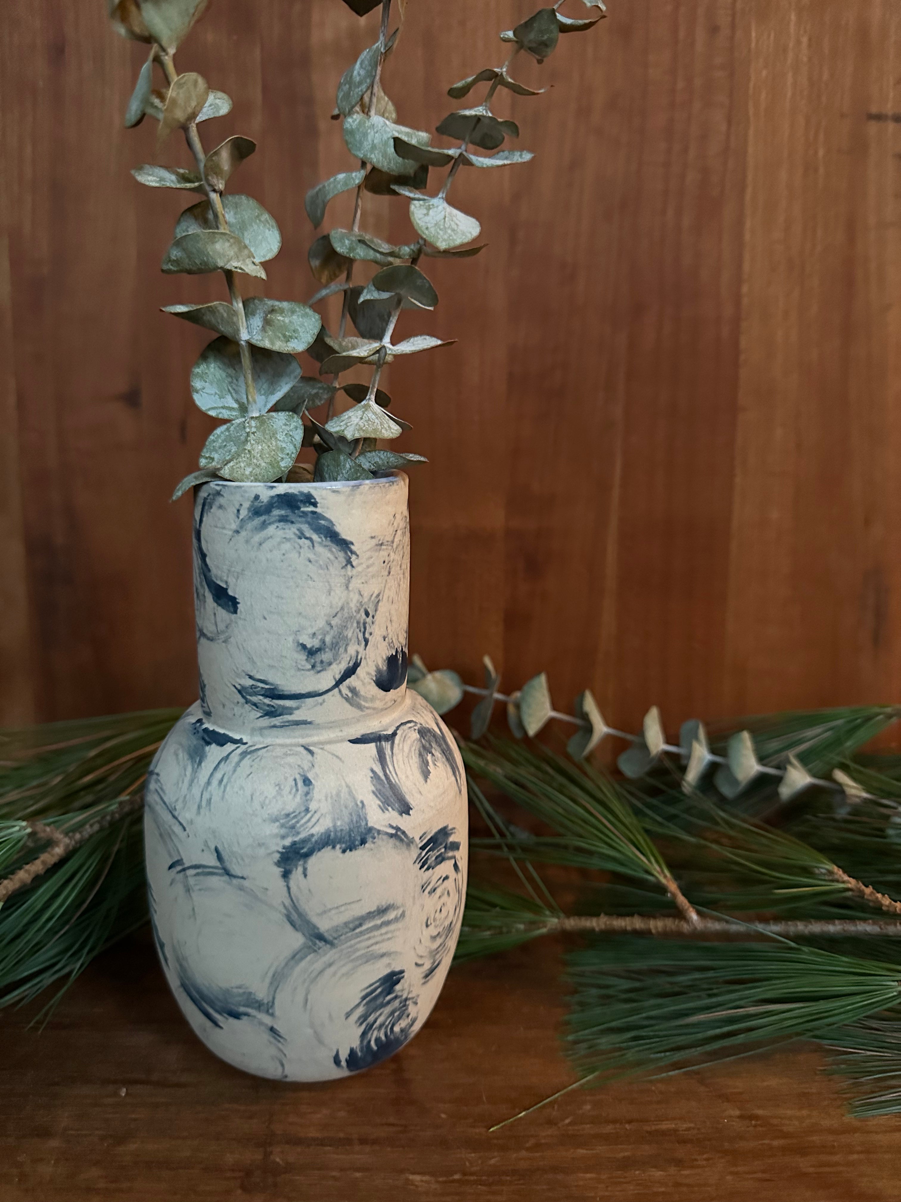 Small Everyday Vase in Light Swirl