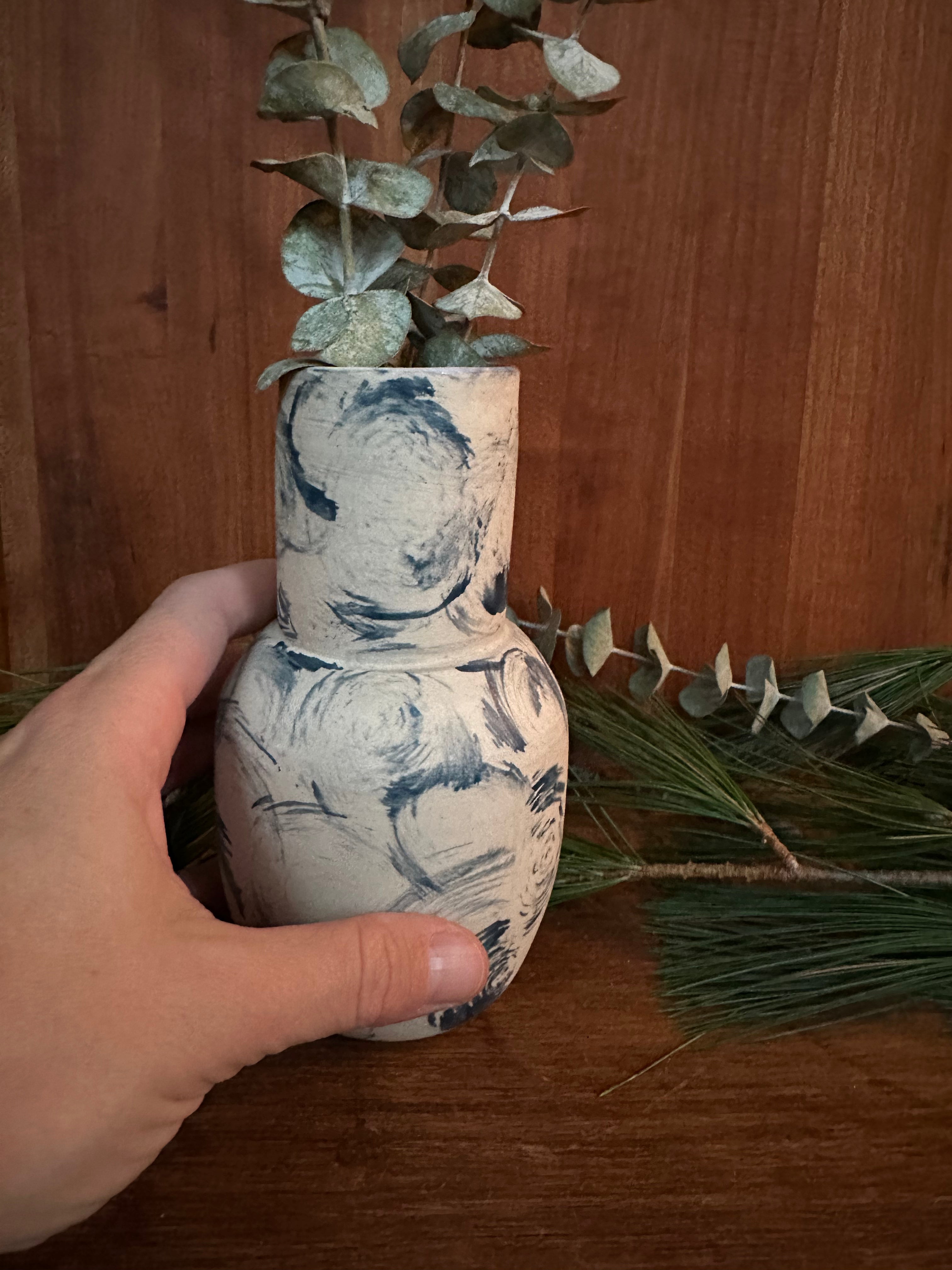 Small Everyday Vase in Light Swirl
