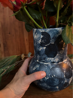 Load image into Gallery viewer, Everyday Vase in Heavy Swirl
